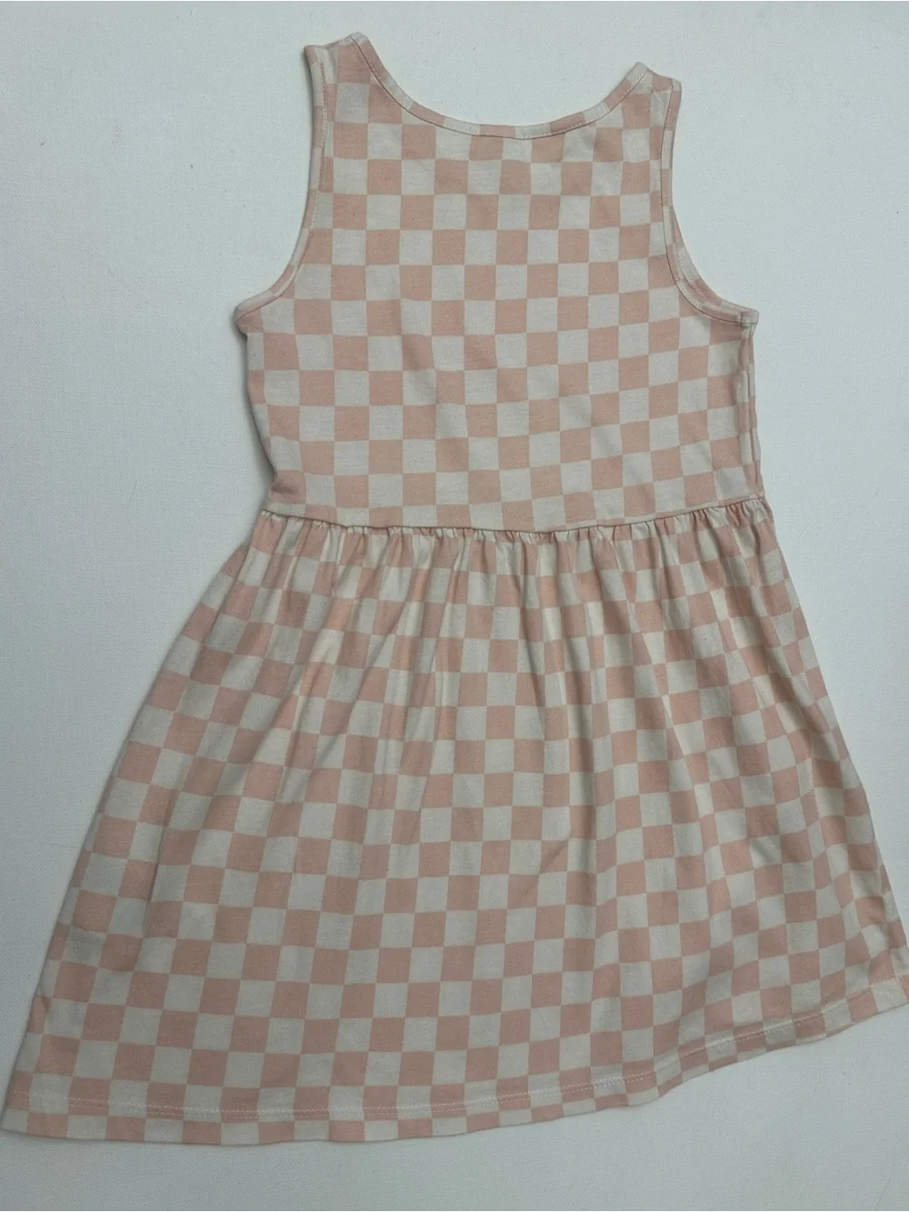 H&M girl’s patterned jersey dress checkered design a flared skirt.  Size 3-4T.